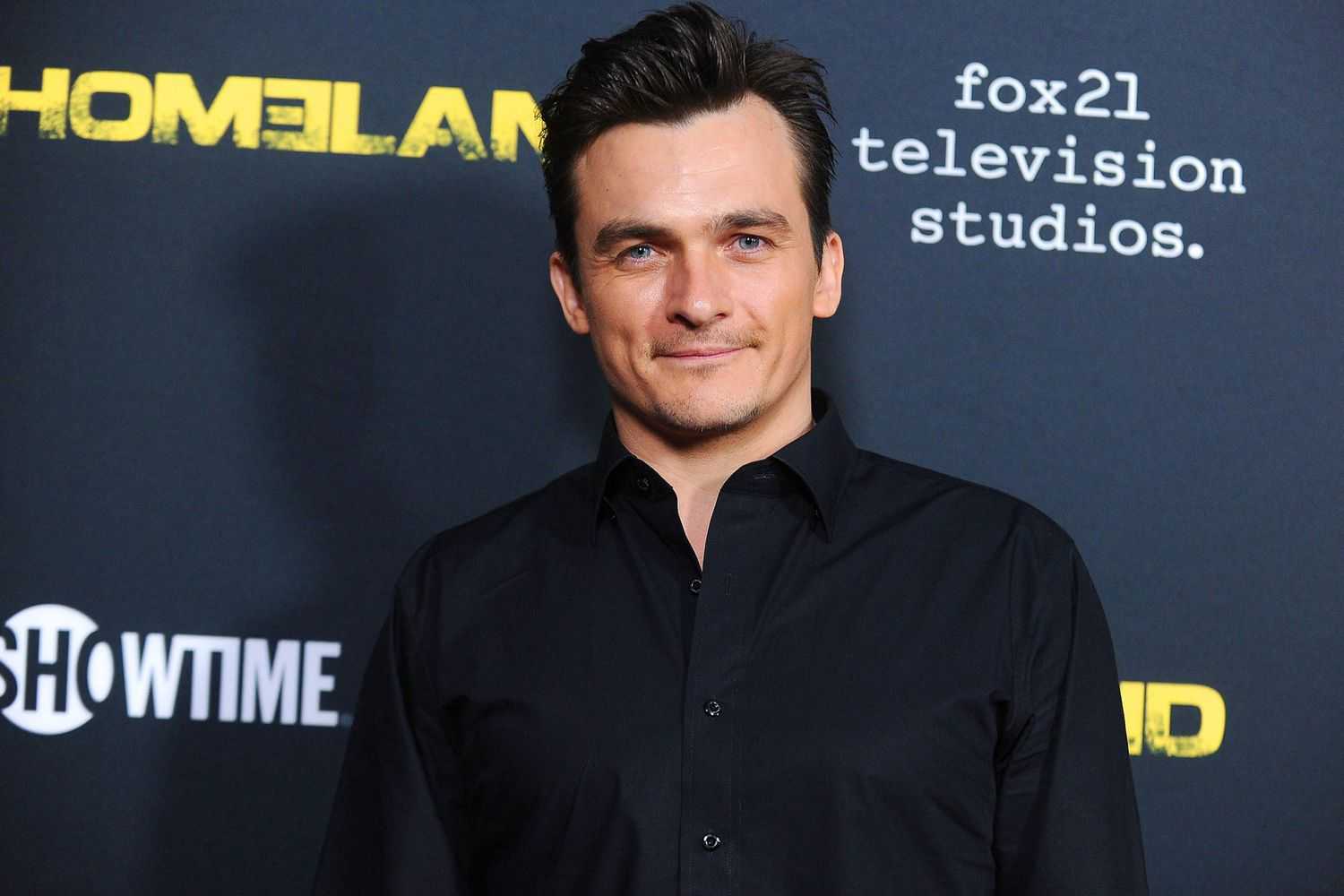 Rupert Friend Joins Jurassic World 4 in Starring Role